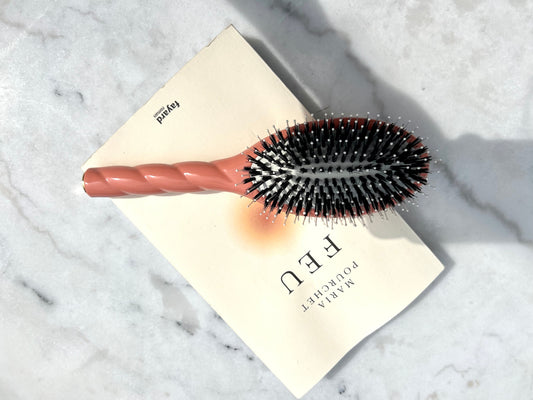 Cheveux qui régraissent vite... que faire ?